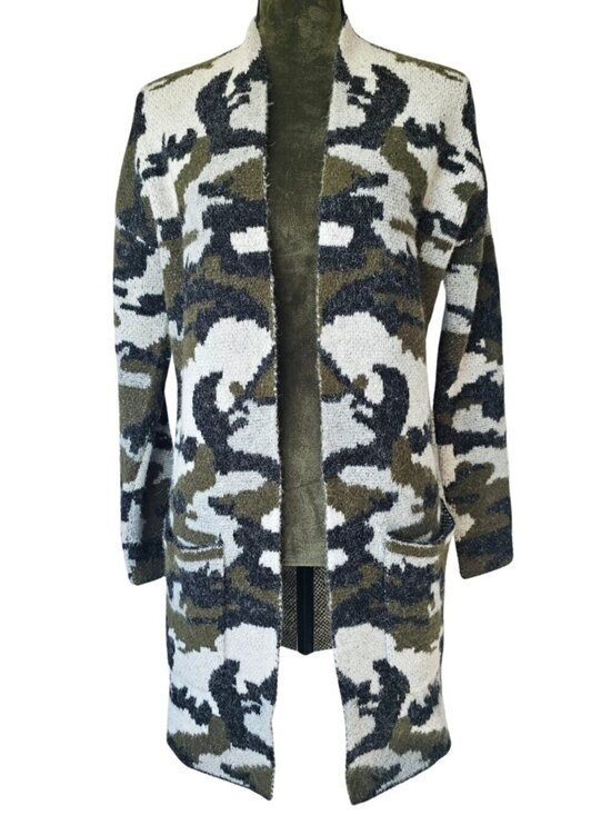VENUS Sweaters - ✨Like New✨ Venus Camouflage Cardigan, Green/Black/White, Size XS